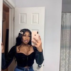 Meet your Posher, Desia